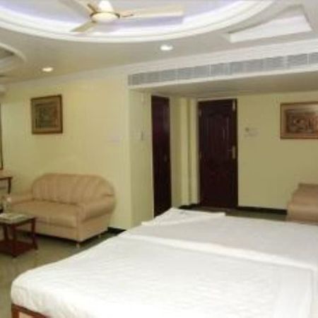 Shri Perumal Inn Puducherry Zewnętrze zdjęcie